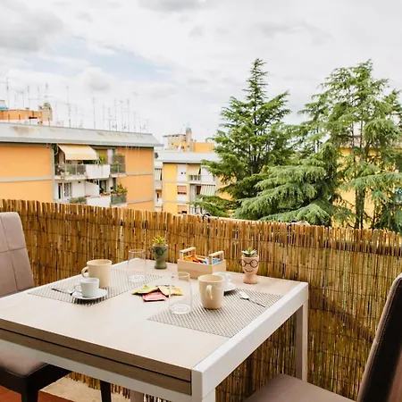 Domusky Attico - 8 Piano Apartmán *