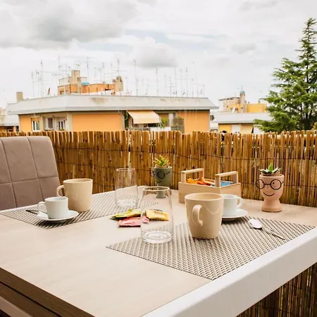 Domusky Attico - 8 Piano * Řím